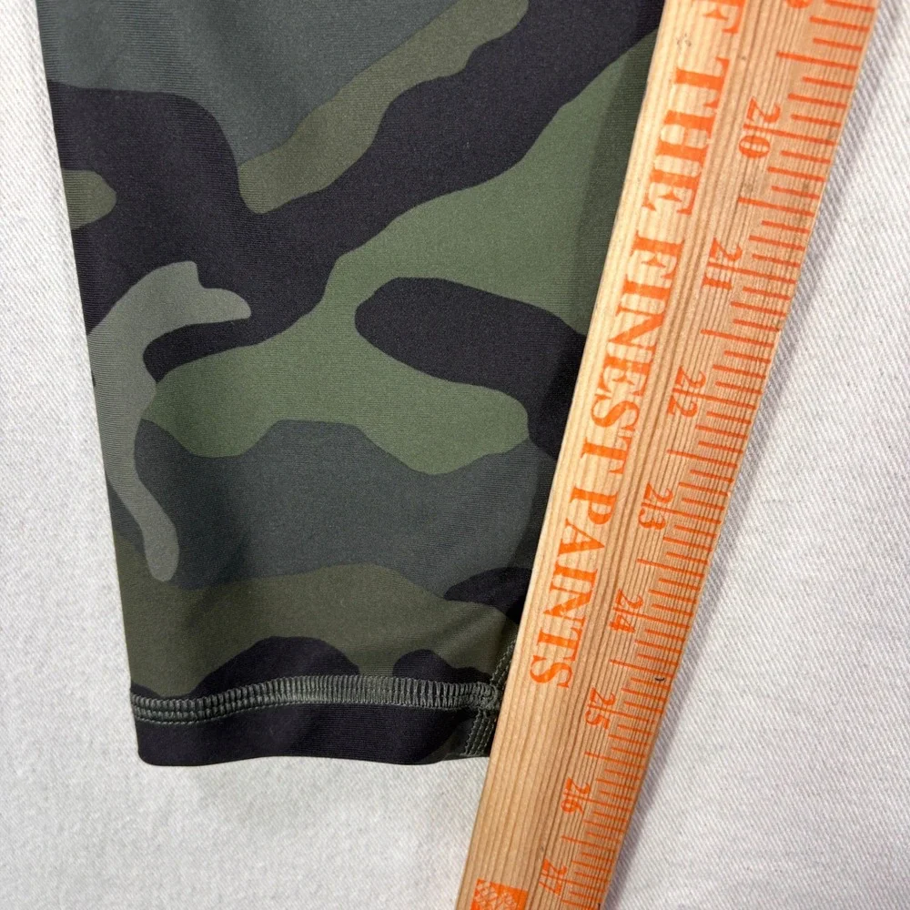 Old Navy Active Elevate Go-Dry Camo Leggings Women Medium Green High Rise Pocket - Picture 4 of 6